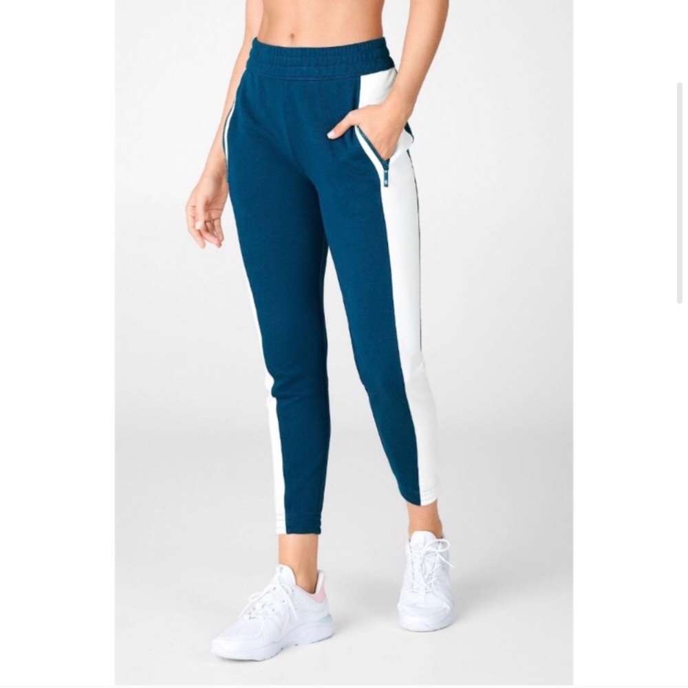 ✨NWOT Fabletics Eco-Concious Slim Sweatpant